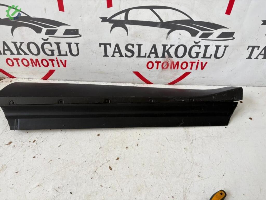 Toyota C-HR Kapı Çıtası 75073F4060 çıkma parça