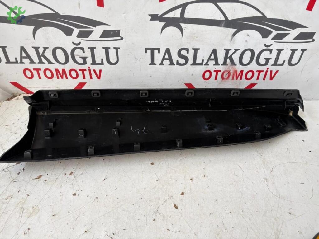Toyota C-HR Kapı Çıtası 75073F4060 çıkma parça