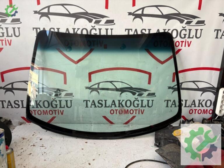 Opel Corsa Ön Cam çıkma parça