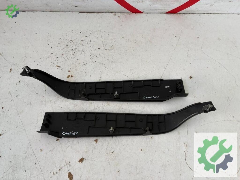 Ford Tourneo Courier Torpido çıkma parça