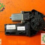 807319718R Megane Cam Kaldırma Motoru 0130822479 5556210200