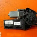 807319718R Megane Cam Kaldırma Motoru 0130822479 5556210200
