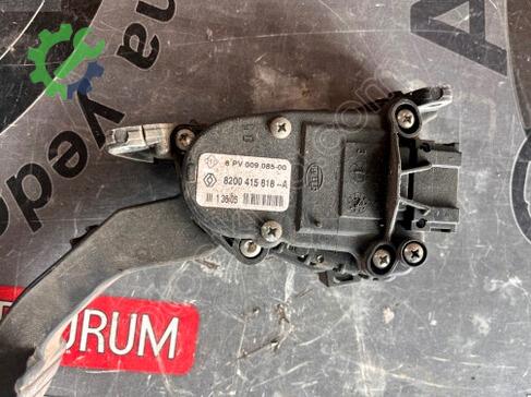 Renault Laguna Pedal 8200415818 çıkma parça