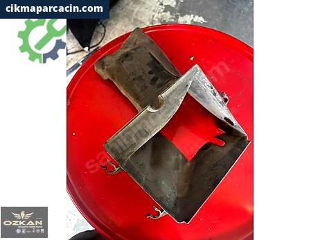 Audi A4 Intercooler Radyatörü çıkma parça