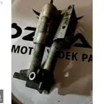 8E0807275 AUDİ A4 TAMPON DEMİRİ AYAĞI UCU