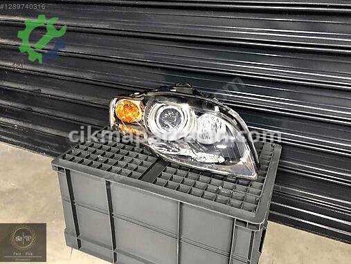 Audi A4 Sağ Ön Far 8E0941030AS çıkma parça