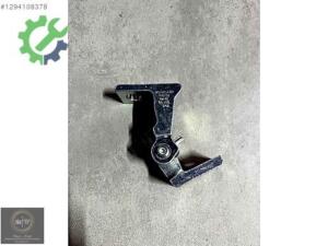 8K0831402S PASSAT TIGUAN A3 SAĞ ARKA KAPI MENTEŞESİ SIFIR