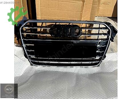 Audi A4 Ön Panjur çıkma parça