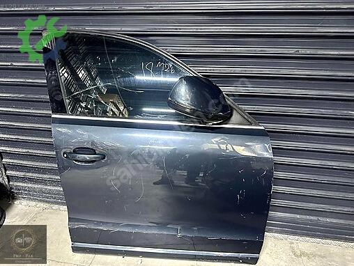 Audi Q5 Sağ Ön Kapı 8R0831052E çıkma parça
