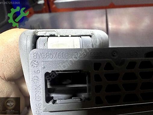 Audi A3 Kapı Kolu 8V0857608 çıkma parça