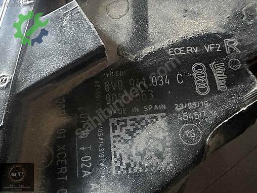 Audi A3 Sağ Ön Far 8V0941774C çıkma parça