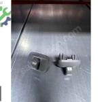 8W0857582A Güneşlik tırnağı a3