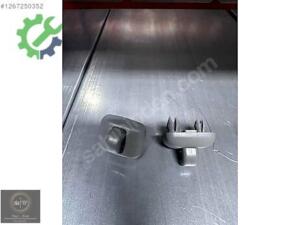 8W0857582A Güneşlik tırnağı a3