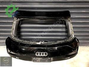 8X4827023B AUDİ A1 BAGAJ KAPAĞI SİYAH