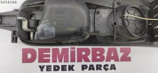 Audi A4 Sol Ön Kapı Kolu 8D0837019 çıkma parça