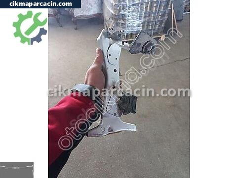Audi A3 Çamurluk Braketi çıkma parça