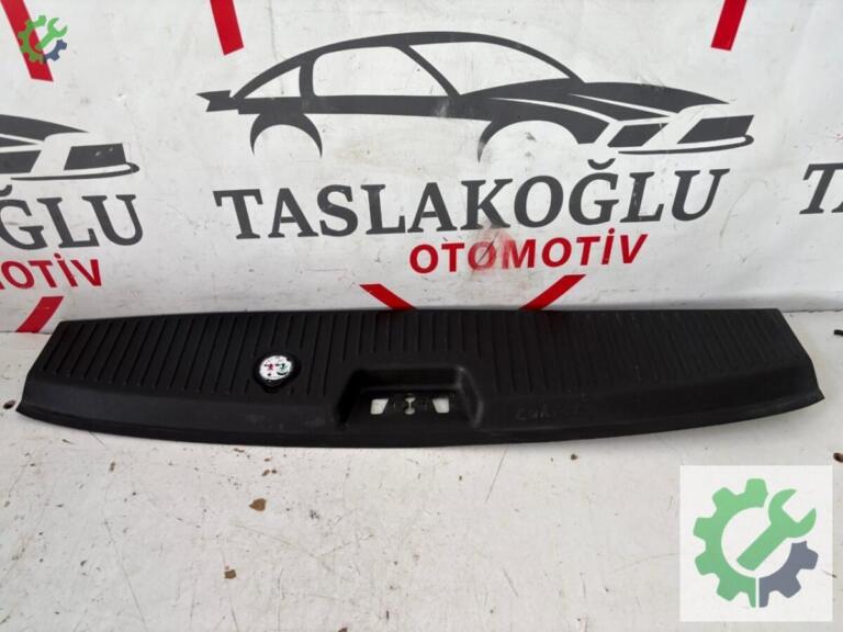 Ford Tourneo Courier Eşik Bakaliti çıkma parça