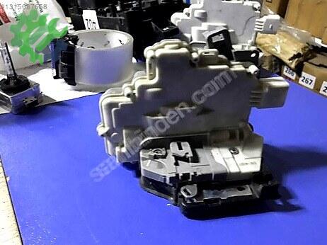 Audi A4 Sağ Ön Kapı Kilidi 8J1837016A çıkma parça