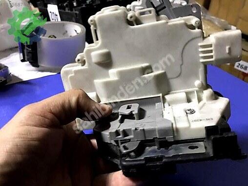 Audi A4 Sağ Ön Kapı Kilidi 8J1837016A çıkma parça