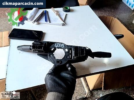 Peugeot 306 Sinyal Kolu çıkma parça