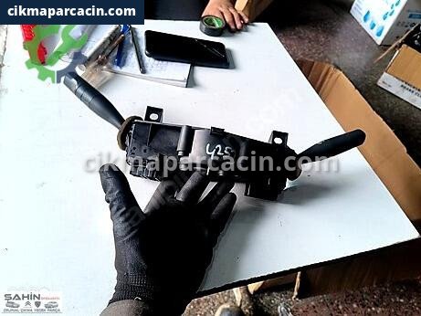 Peugeot 406 Sinyal Kolu çıkma parça