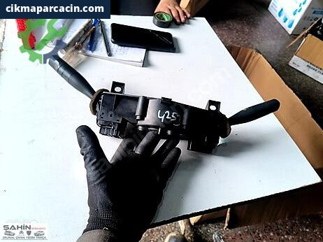 Peugeot 406 Sinyal Kolu çıkma parça