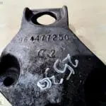 PEUGEOT PARTNER XSARA PİCASSO MOTOR BAĞLANTI KULAĞI 964477250