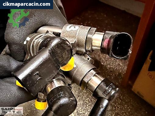 Ford Fiesta Enjektör 9655304880 çıkma parça