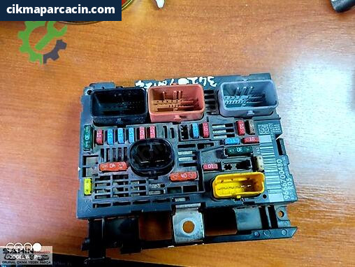 Peugeot Partner Sigorta 9666700480 çıkma parça
