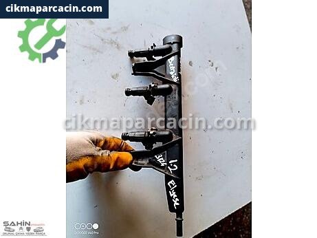 Peugeot 301 Enjektör Kütüğü çıkma parça