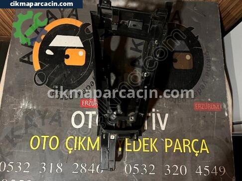 Renault Clio Orta Konsol çıkma parça