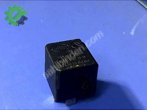 Mercedes-Benz 220 Röle A0025421319 çıkma parça
