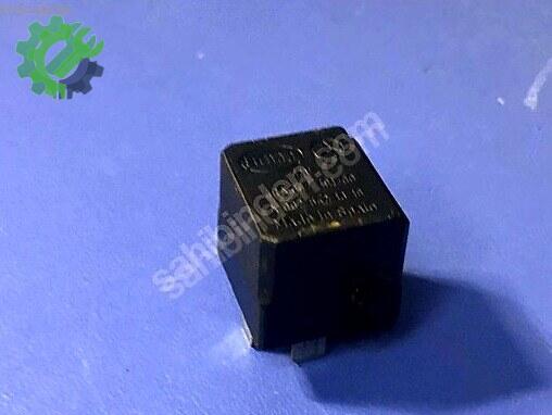 Mercedes-Benz 220 Röle A0025421319 çıkma parça