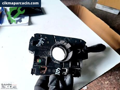 Peugeot 301 Sinyal Kolu çıkma parça