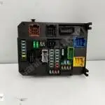 980668798001 CHEVROLET C4 PICASSO ATTRACTION SİGORTA KUTUSU