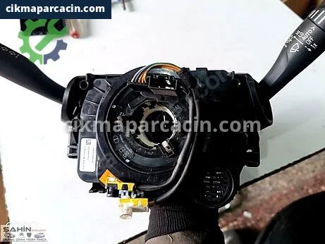 Opel Crossland X Sinyal Kolu çıkma parça