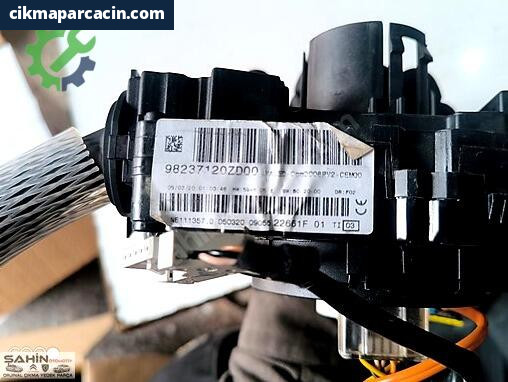 Peugeot 208 Sinyal Kolu 98237120ZD çıkma parça