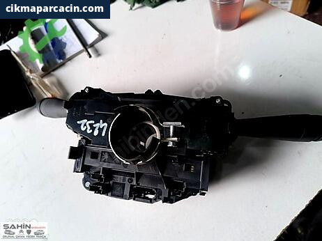 Peugeot 5008 Sinyal Kolu çıkma parça