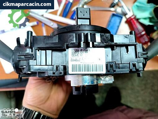 Citroen Berlingo Sinyal Kolu 98312611ZD çıkma parça