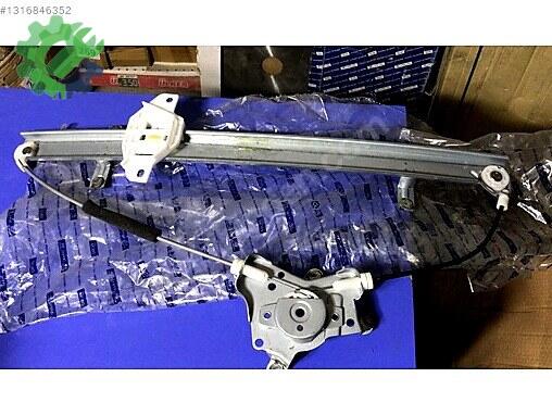 Hyundai Starex Sağ Cam Krikosu 824044A010 çıkma parça