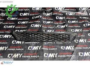 A1698851922 MERCEDES W169 ML SERİSİ TAMPON ORTA IZGARASI
