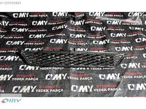 A1698851922 MERCEDES W169 ML SERİSİ TAMPON ORTA IZGARASI