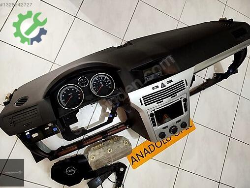 Opel Astra Torpido çıkma parça
