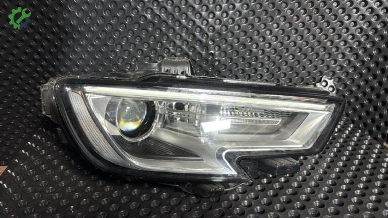 Audi A3 Far çıkma parça