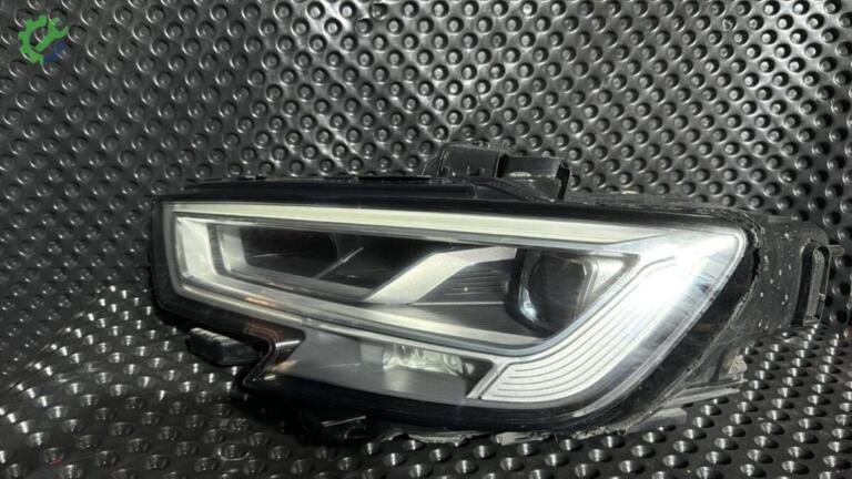 Audi A3 Far çıkma parça
