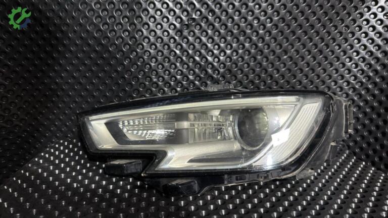 Audi A3 Far çıkma parça