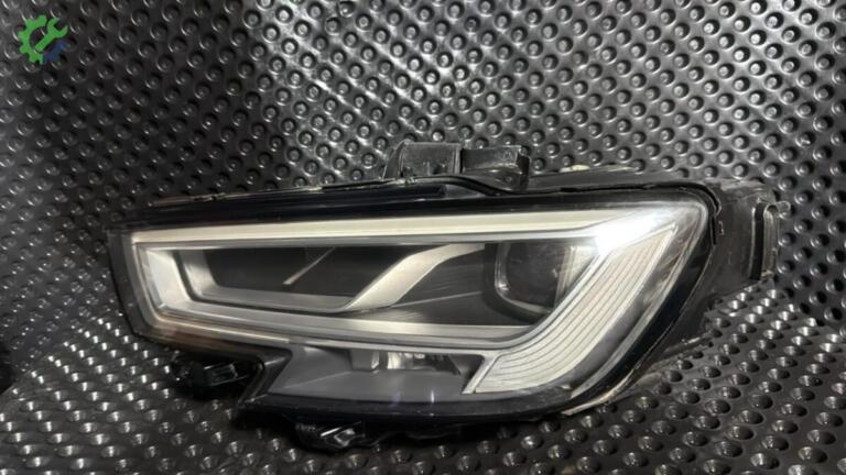 Audi A3 Far çıkma parça
