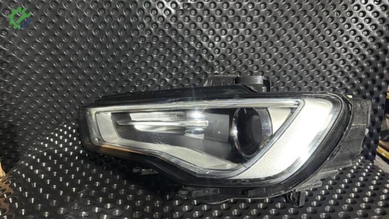 Audi A3 Sol Ön Far çıkma parça