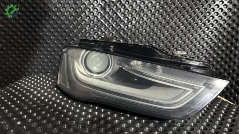 Audi A4 Far çıkma parça