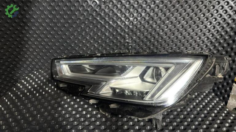Audi A4 Far çıkma parça
